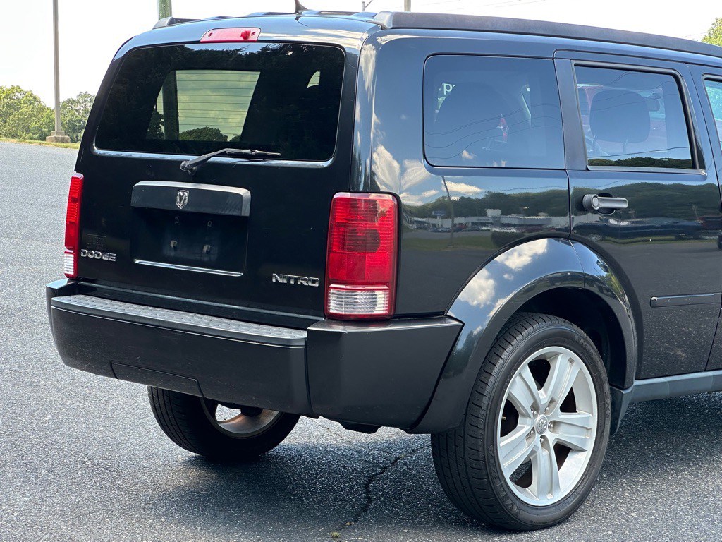 2011 Dodge Nitro Image 31