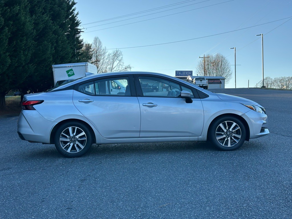 2020 Nissan Versa Image 8