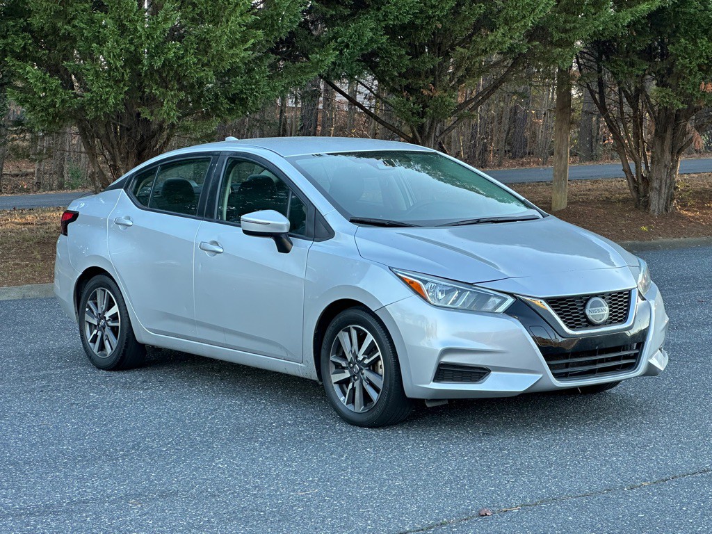 2020 Nissan Versa Image 9