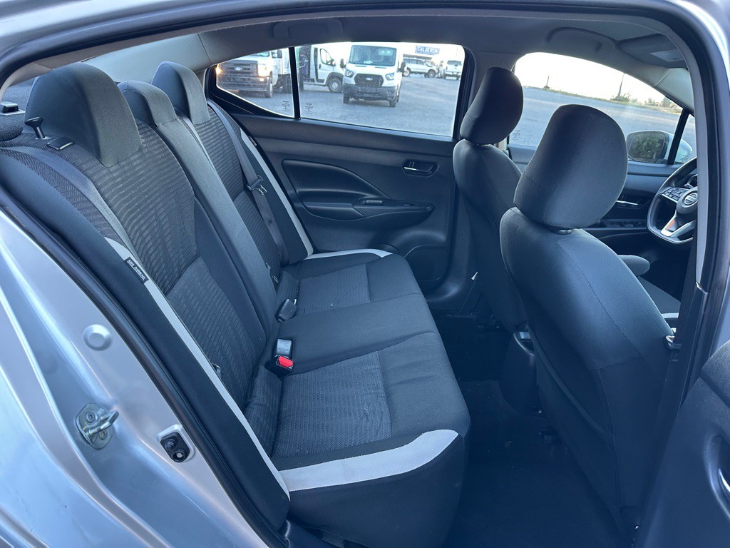 2020 Nissan Versa Image 16