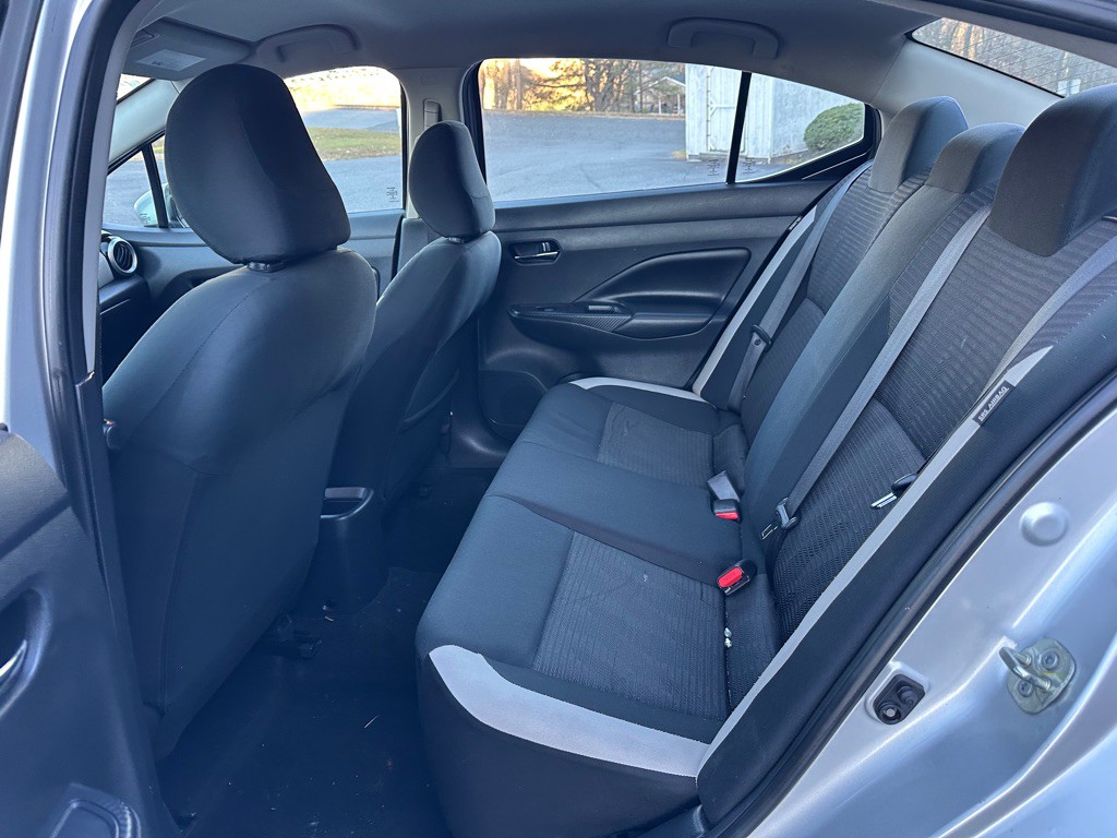 2020 Nissan Versa Image 18