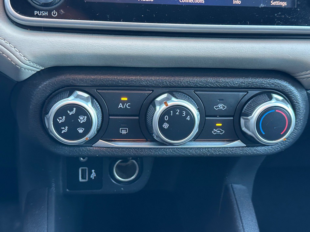 2020 Nissan Versa Image 23