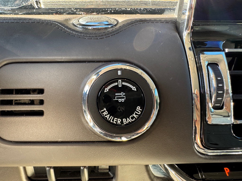 2020 Lincoln Navigator Image 9