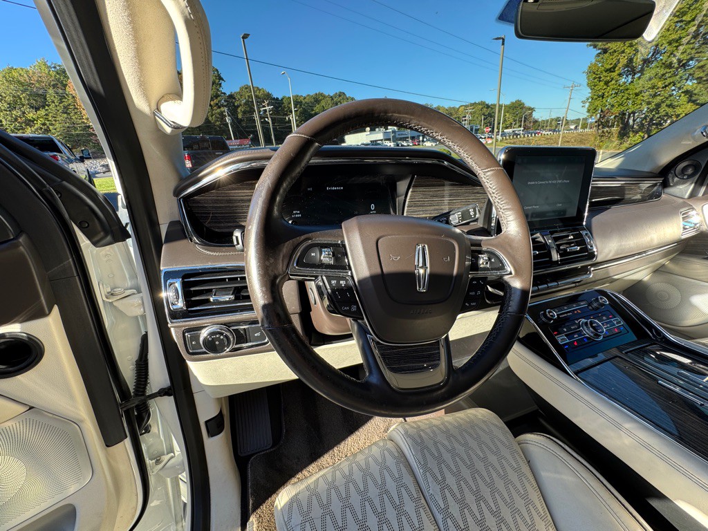 2020 Lincoln Navigator Image 12