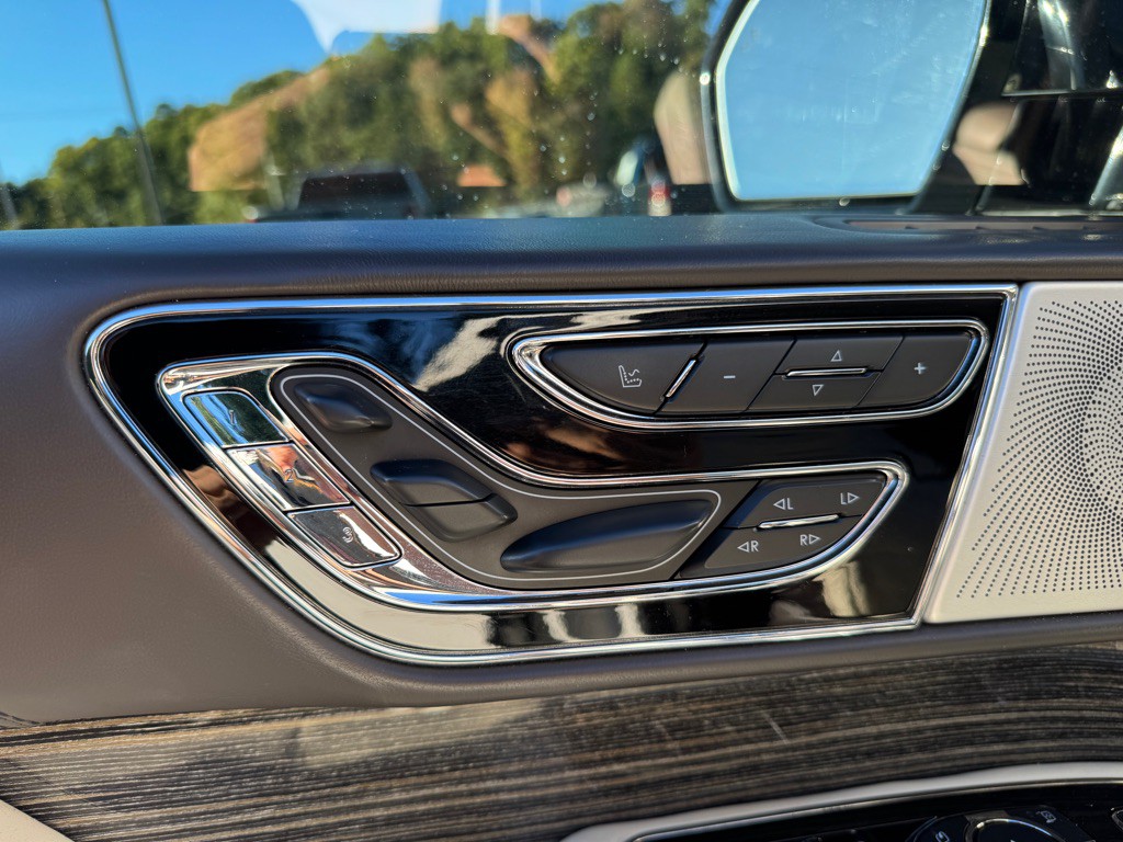 2020 Lincoln Navigator Image 15