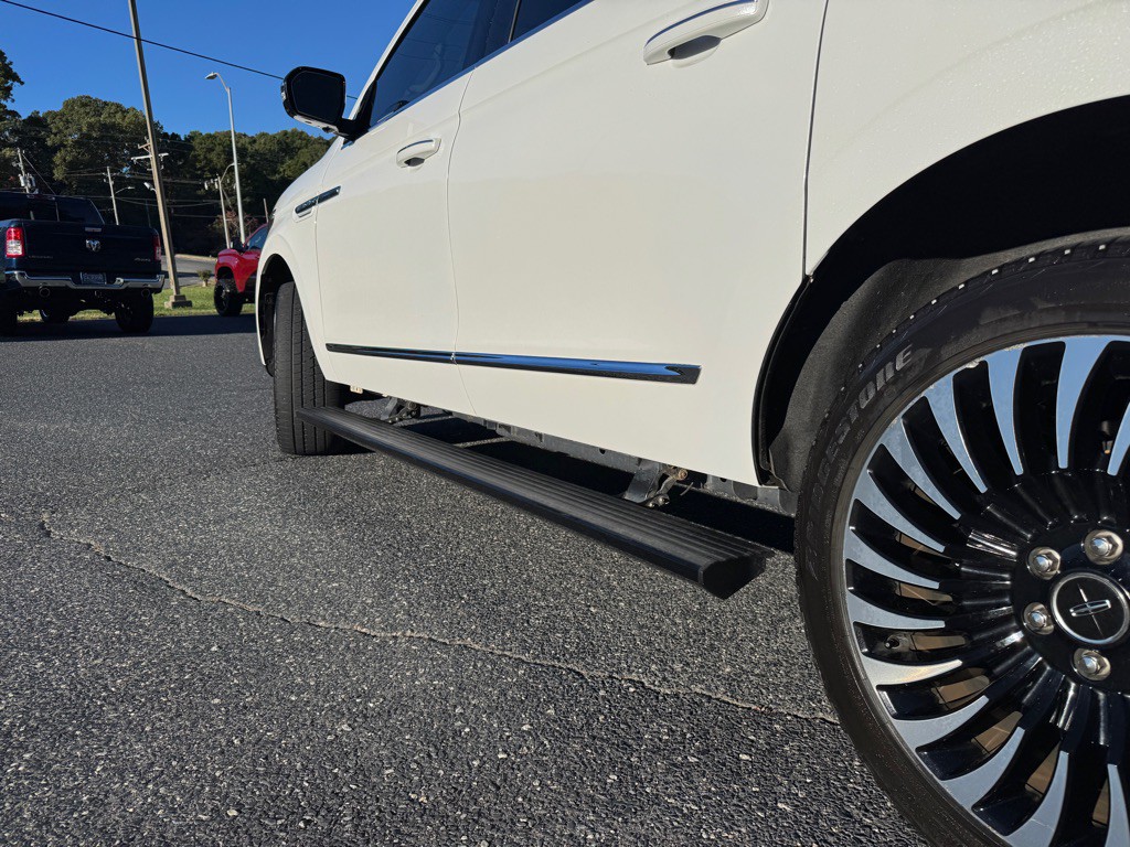 2020 Lincoln Navigator Image 16