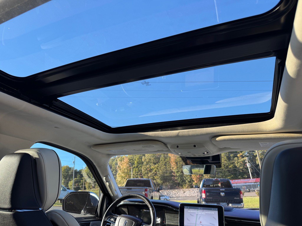 2020 Lincoln Navigator Image 25