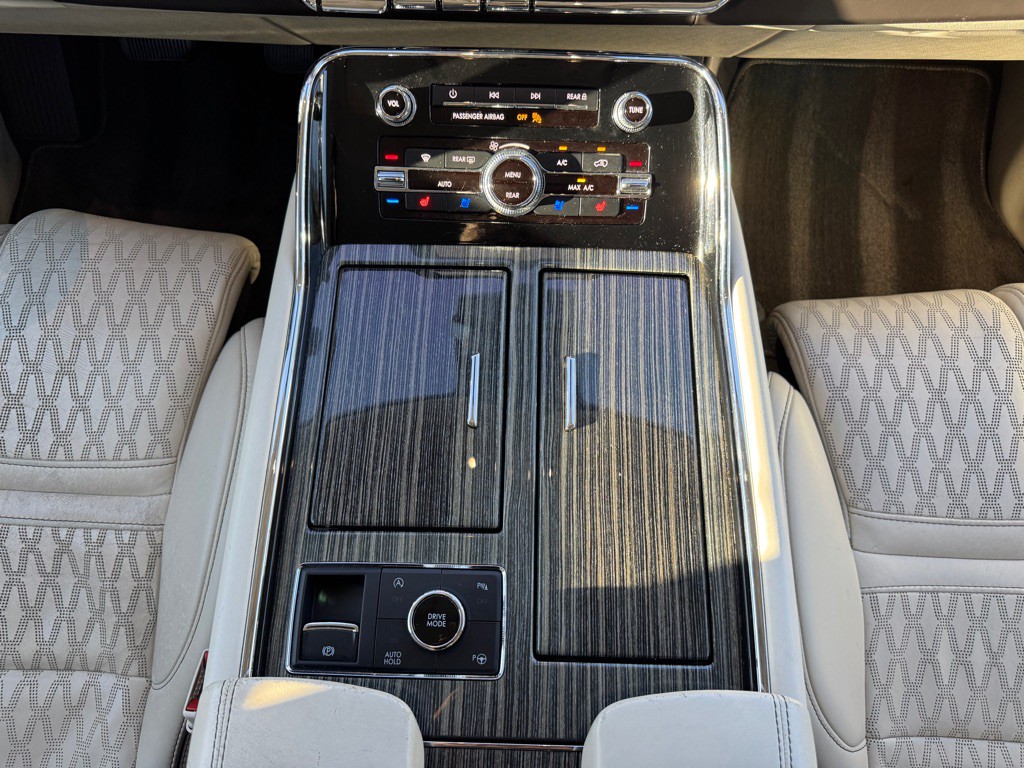 2020 Lincoln Navigator Image 32
