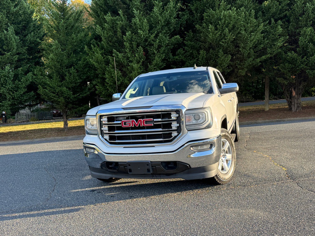 2017 GMC Sierra Image 1