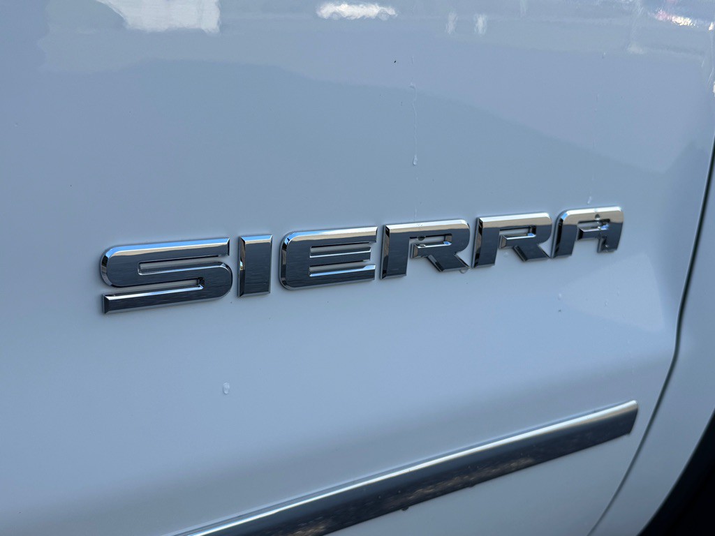 2017 GMC Sierra Image 7