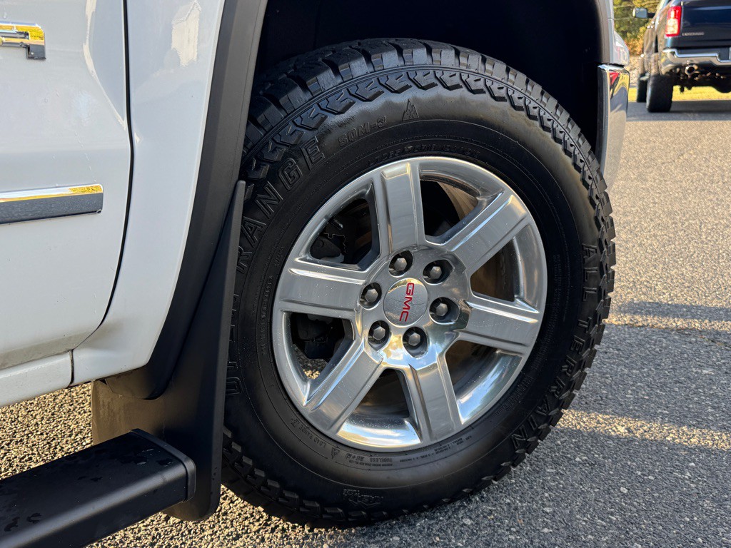 2017 GMC Sierra Image 9