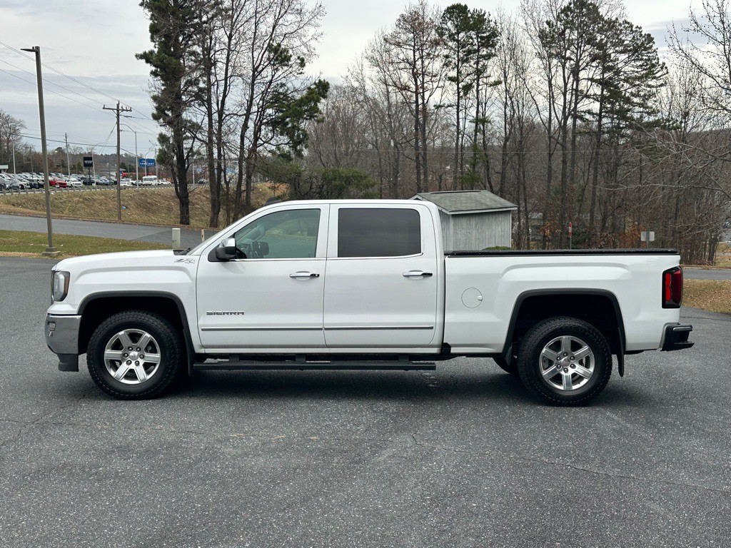 2017 GMC Sierra Image 2