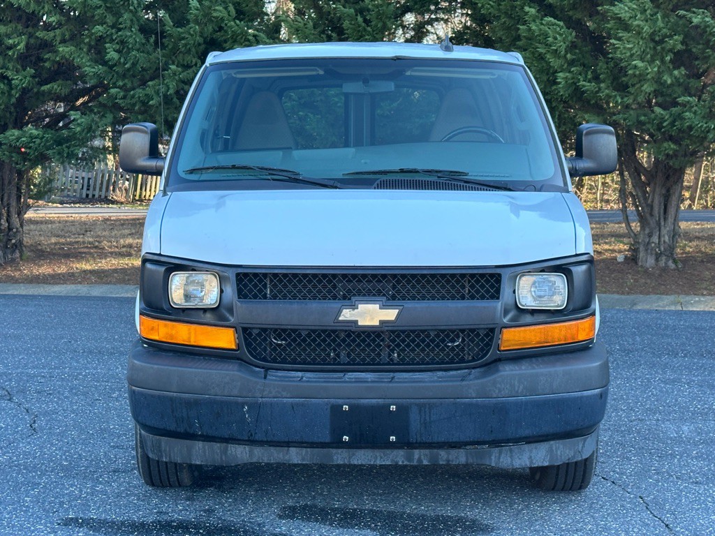 2017 Chevrolet Express Image 10