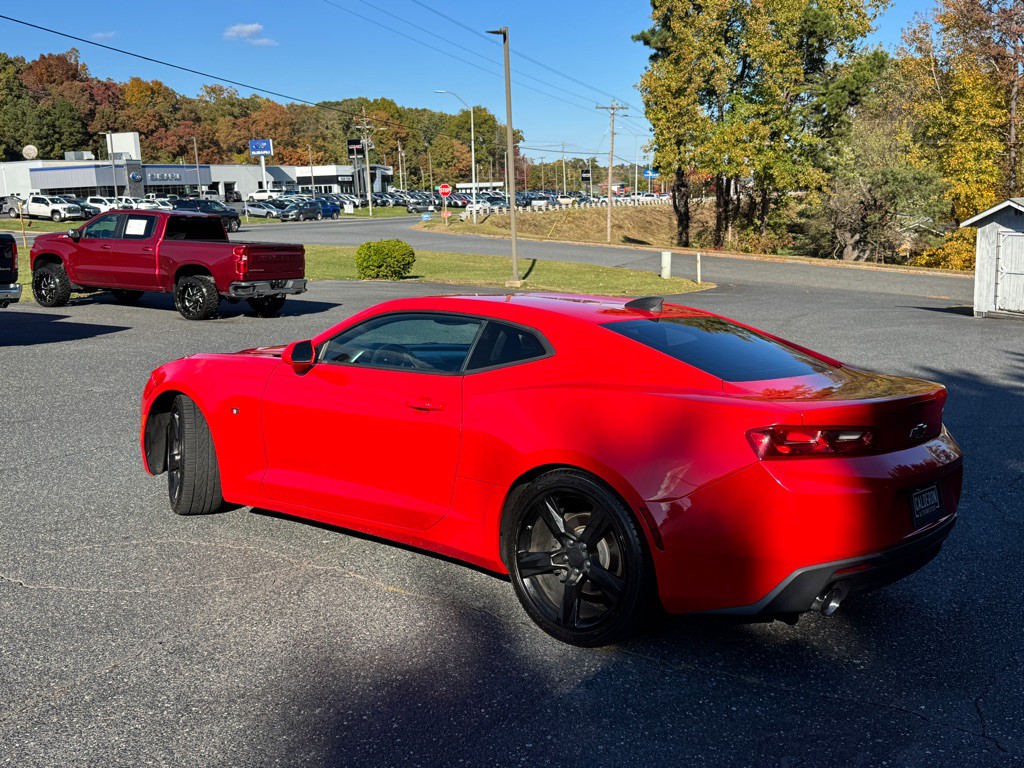 2017 Chevrolet Camaro Image 2