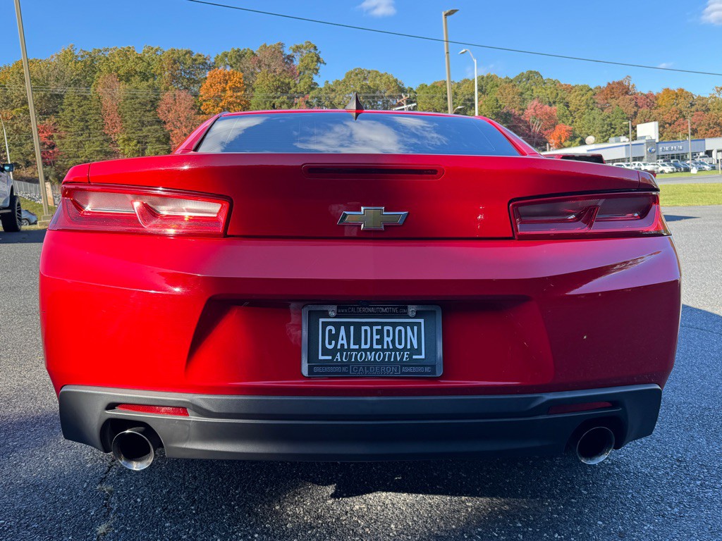 2017 Chevrolet Camaro Image 8