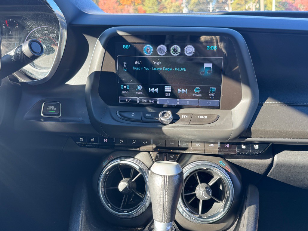 2017 Chevrolet Camaro Image 16