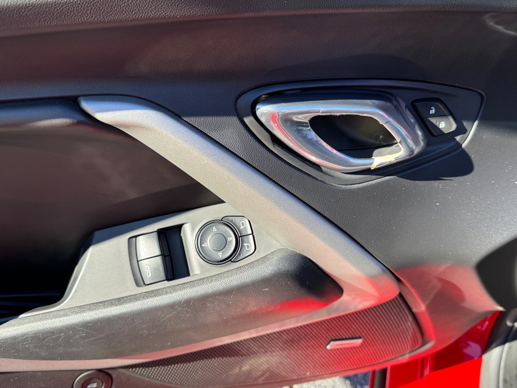 2017 Chevrolet Camaro Image 17