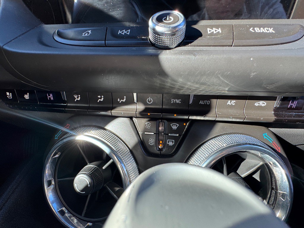 2017 Chevrolet Camaro Image 20