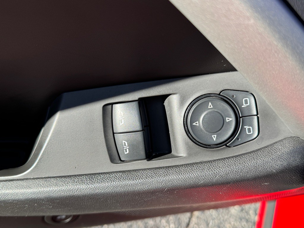 2017 Chevrolet Camaro Image 23