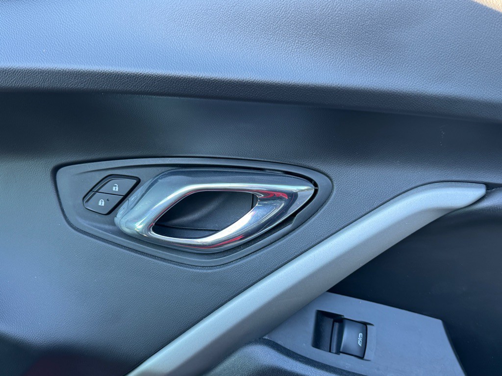 2017 Chevrolet Camaro Image 28