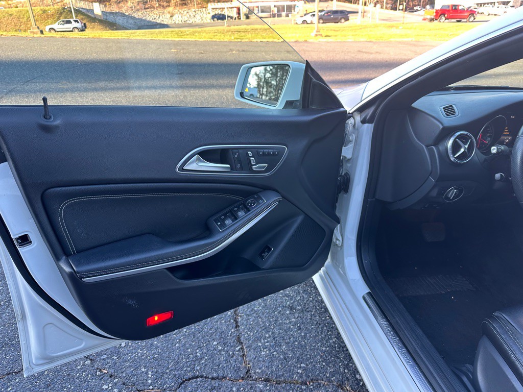 2018 Mercedes-Benz CLA-Class Image 13