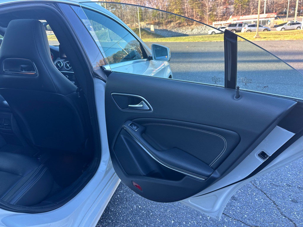 2018 Mercedes-Benz CLA-Class Image 17