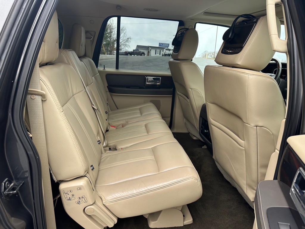 2015 Lincoln Navigator Image 19