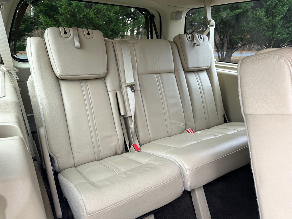 2015 Lincoln Navigator Image 20