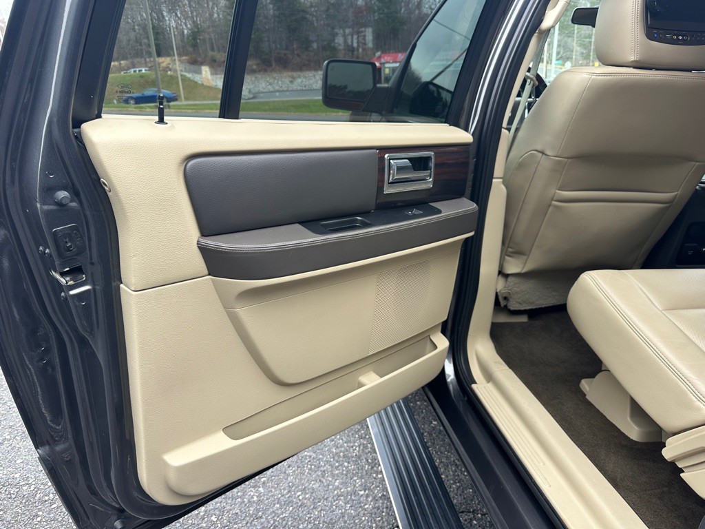 2015 Lincoln Navigator Image 21