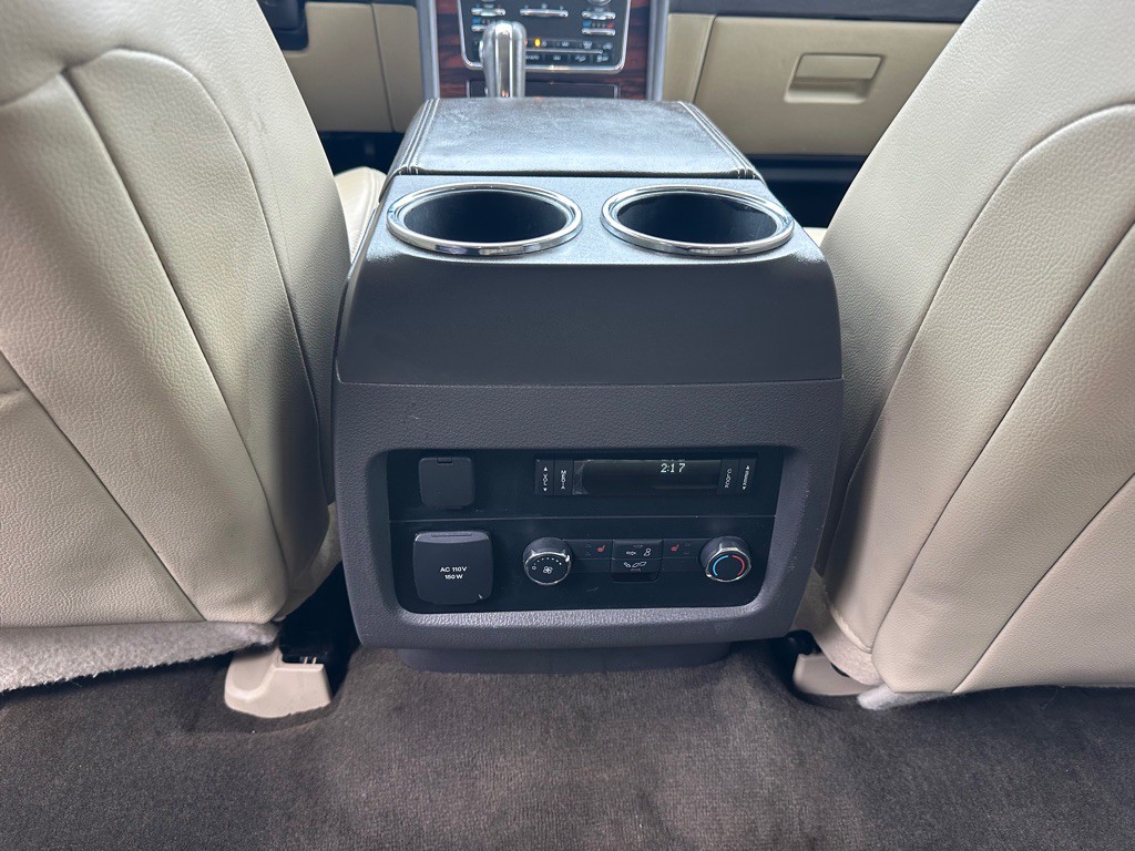 2015 Lincoln Navigator Image 24