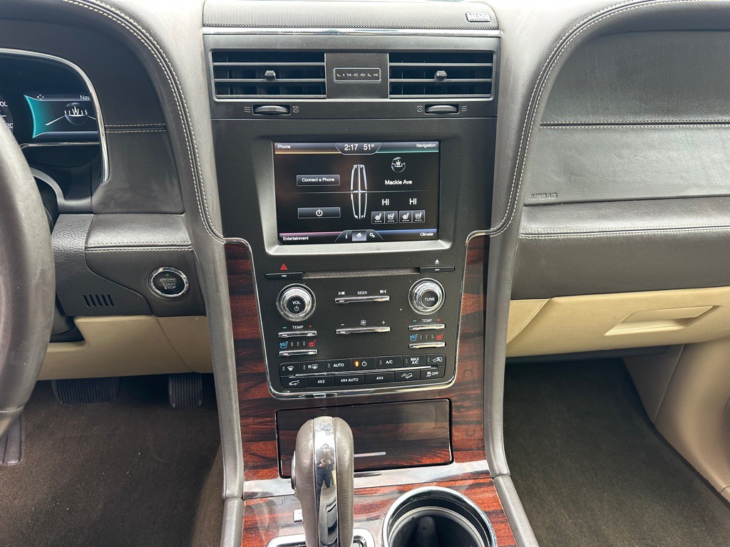 2015 Lincoln Navigator Image 27