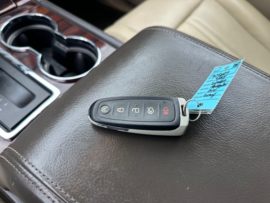 2015 Lincoln Navigator Image 32