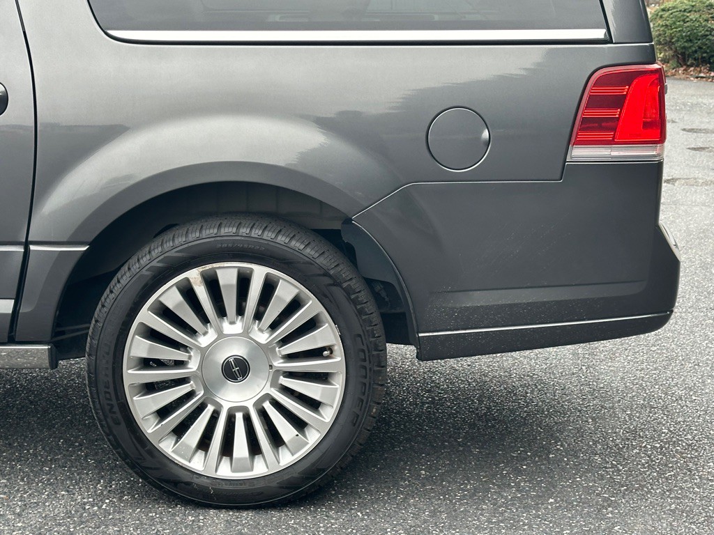 2015 Lincoln Navigator Image 37