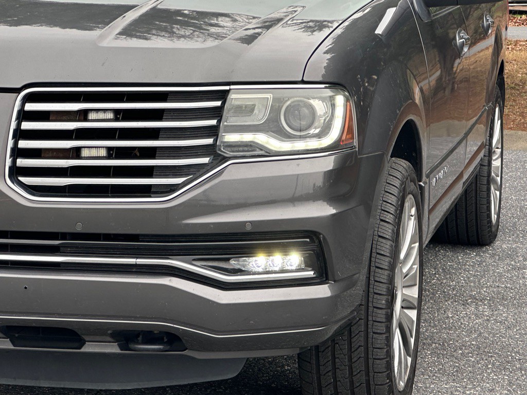 2015 Lincoln Navigator Image 43