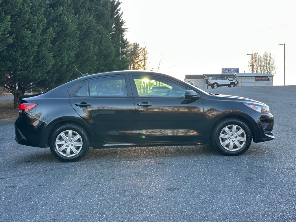 2023 Kia Rio Image 8