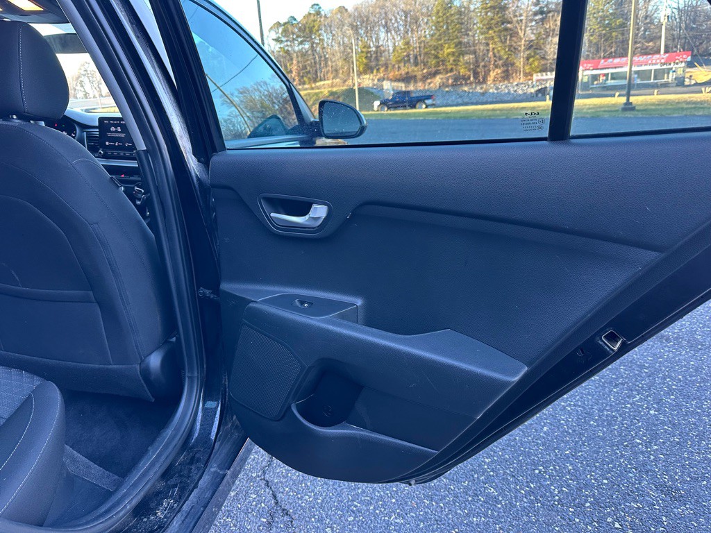 2023 Kia Rio Image 16