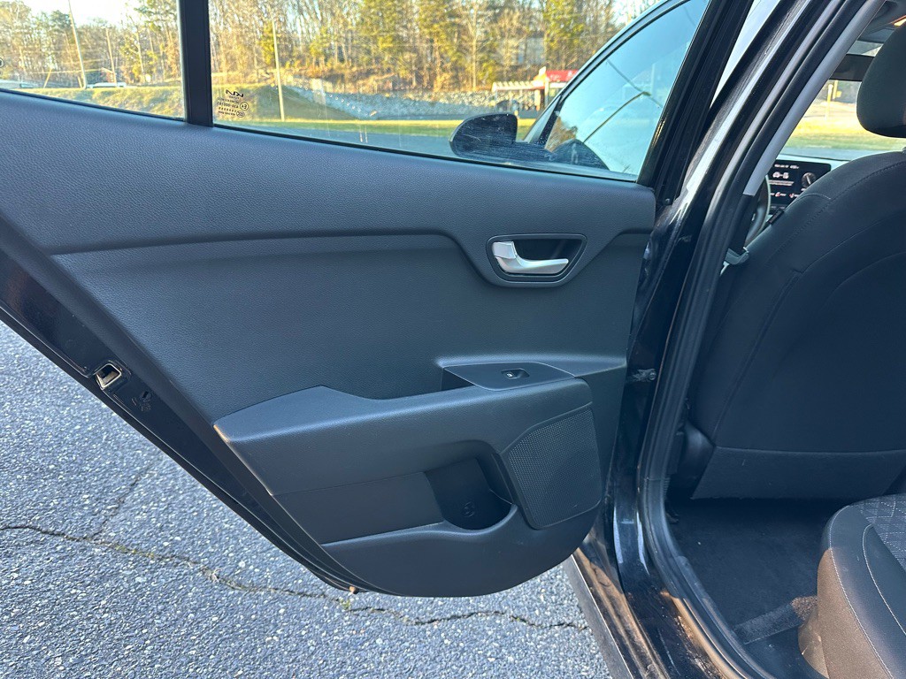 2023 Kia Rio Image 18