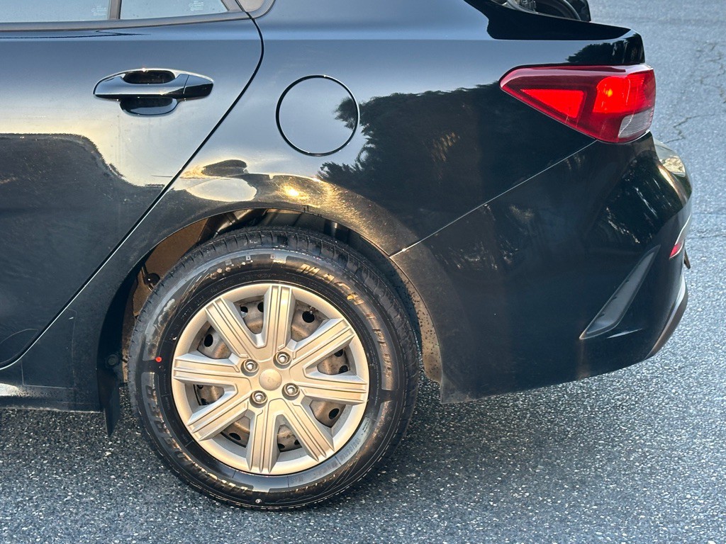 2023 Kia Rio Image 32