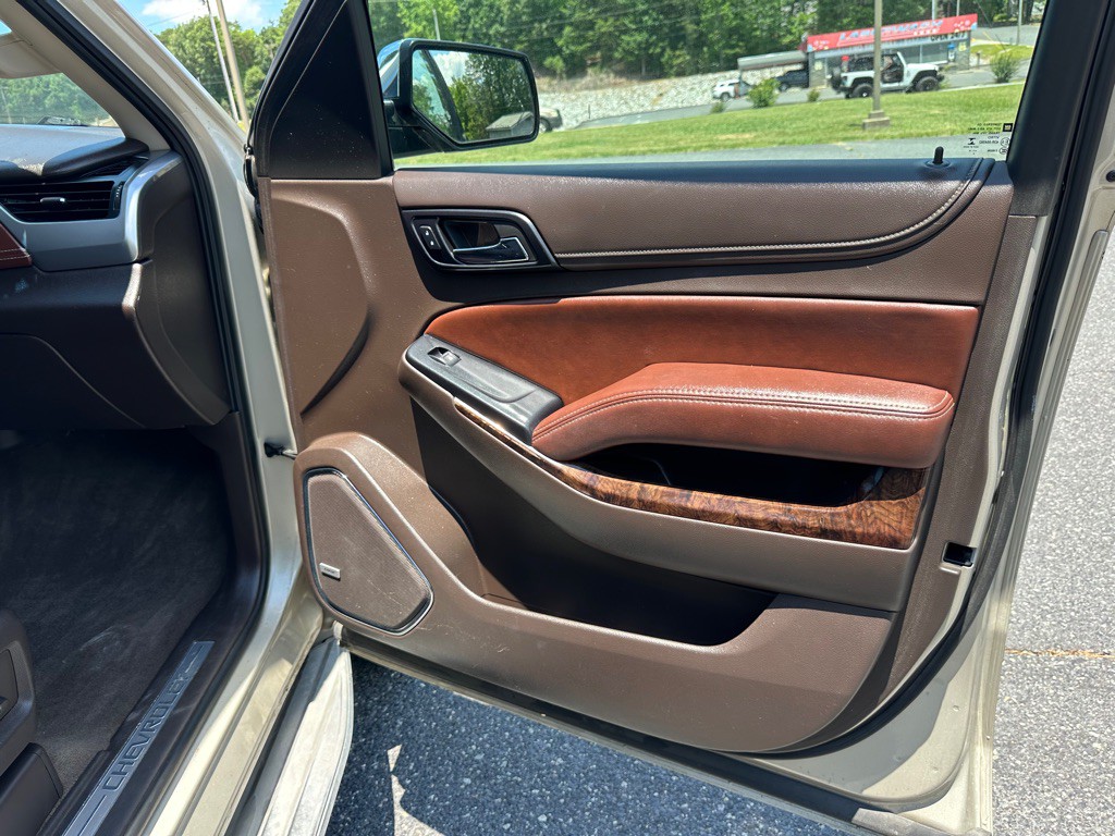 2015 Chevrolet Tahoe Image 18