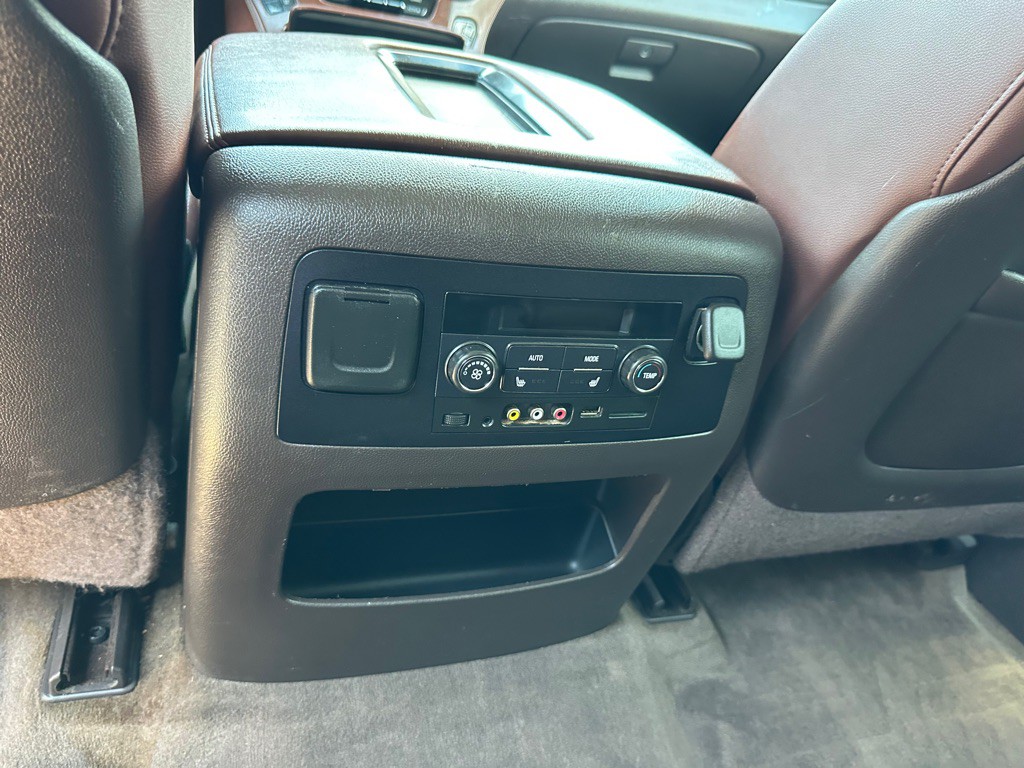 2015 Chevrolet Tahoe Image 24