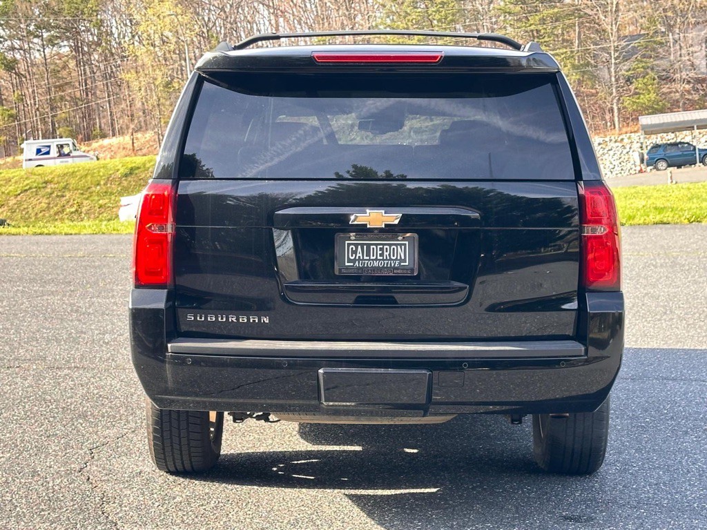 2018 Chevrolet Suburban Image 6