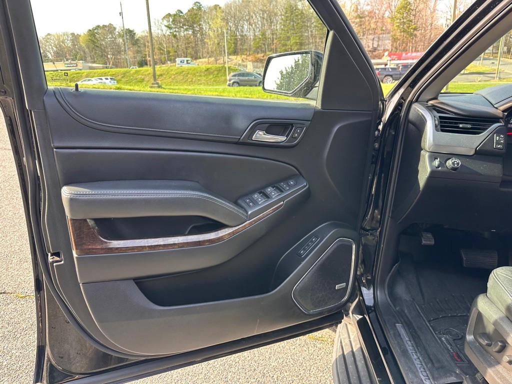 2018 Chevrolet Suburban Image 13