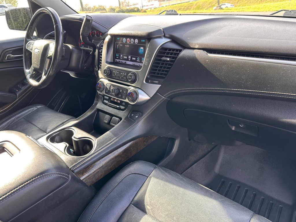 2018 Chevrolet Suburban Image 17