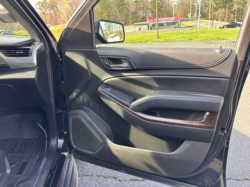 2018 Chevrolet Suburban Image 18