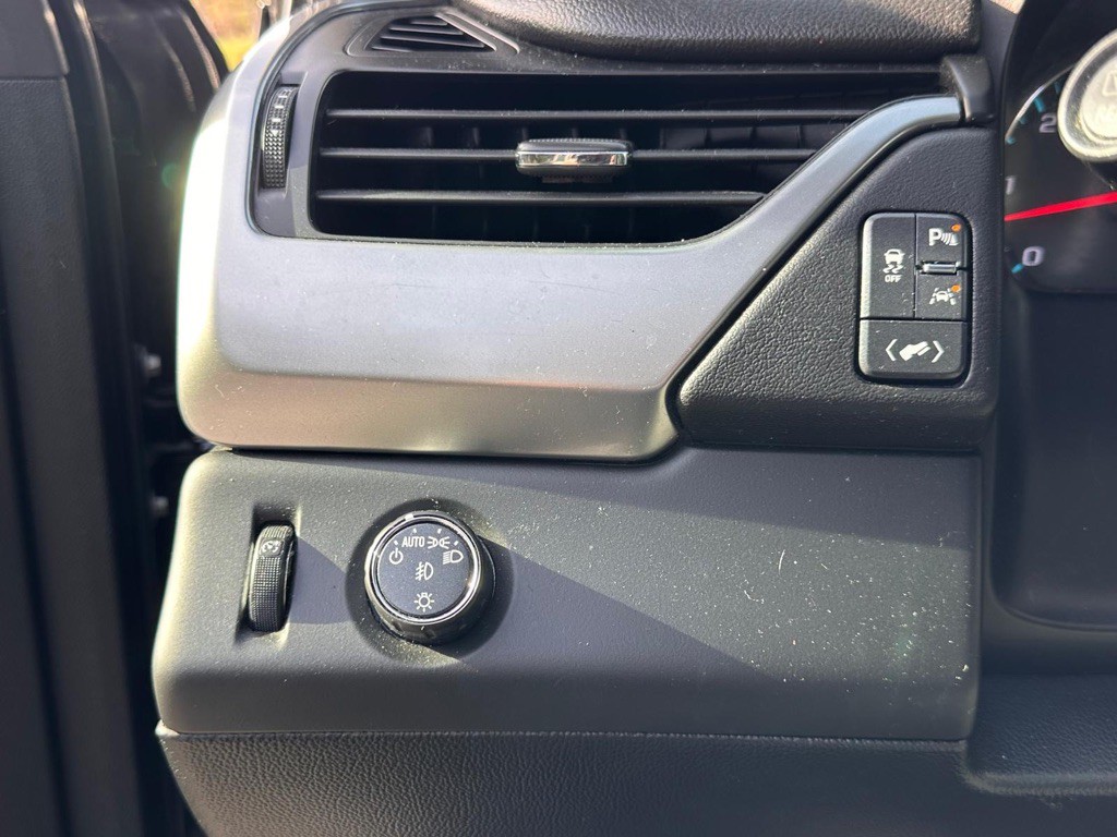 2018 Chevrolet Suburban Image 36