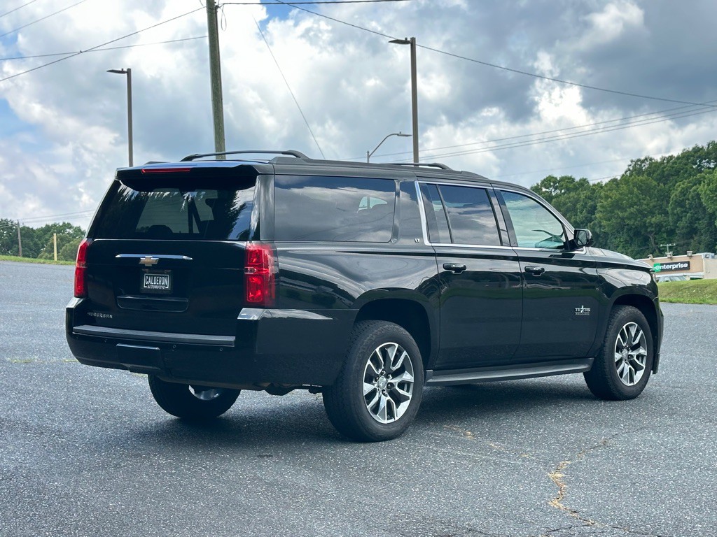 2018 Chevrolet Suburban Image 2