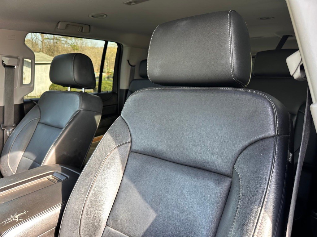 2018 Chevrolet Suburban Image 8