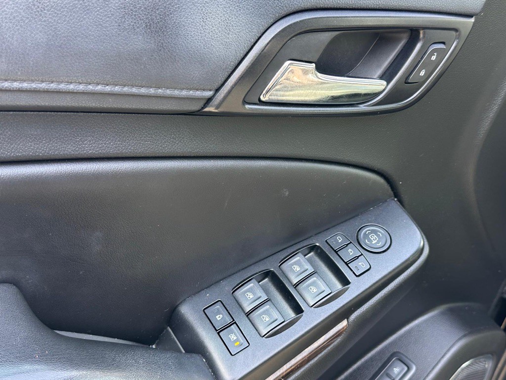 2018 Chevrolet Suburban Image 10