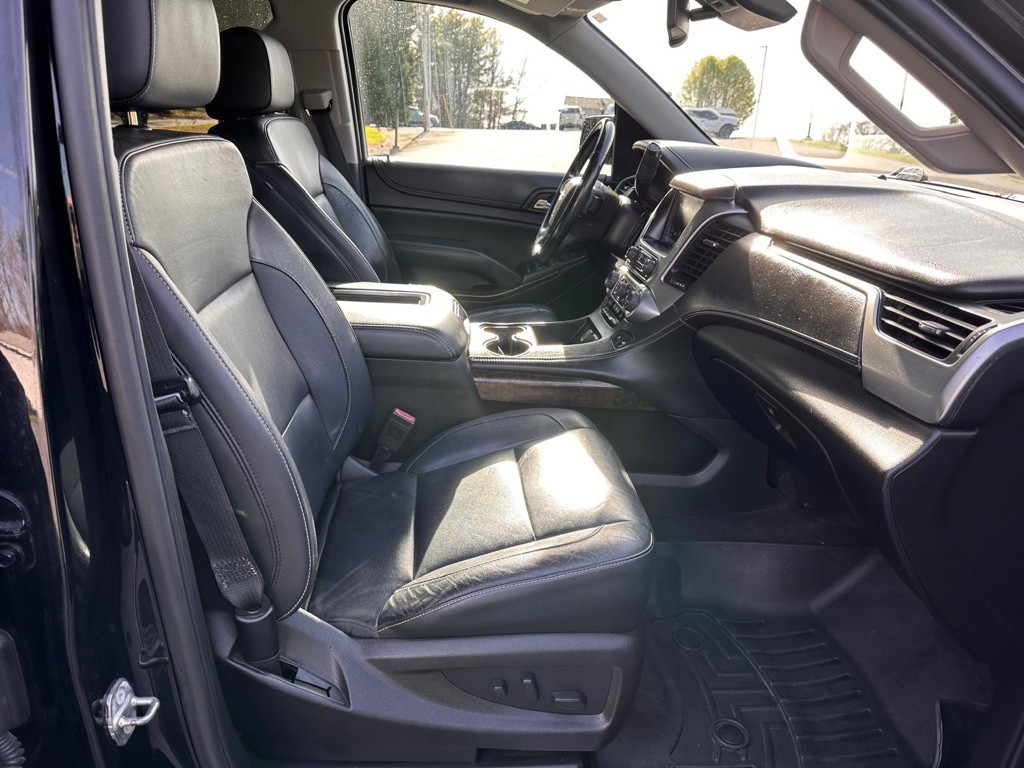 2018 Chevrolet Suburban Image 12