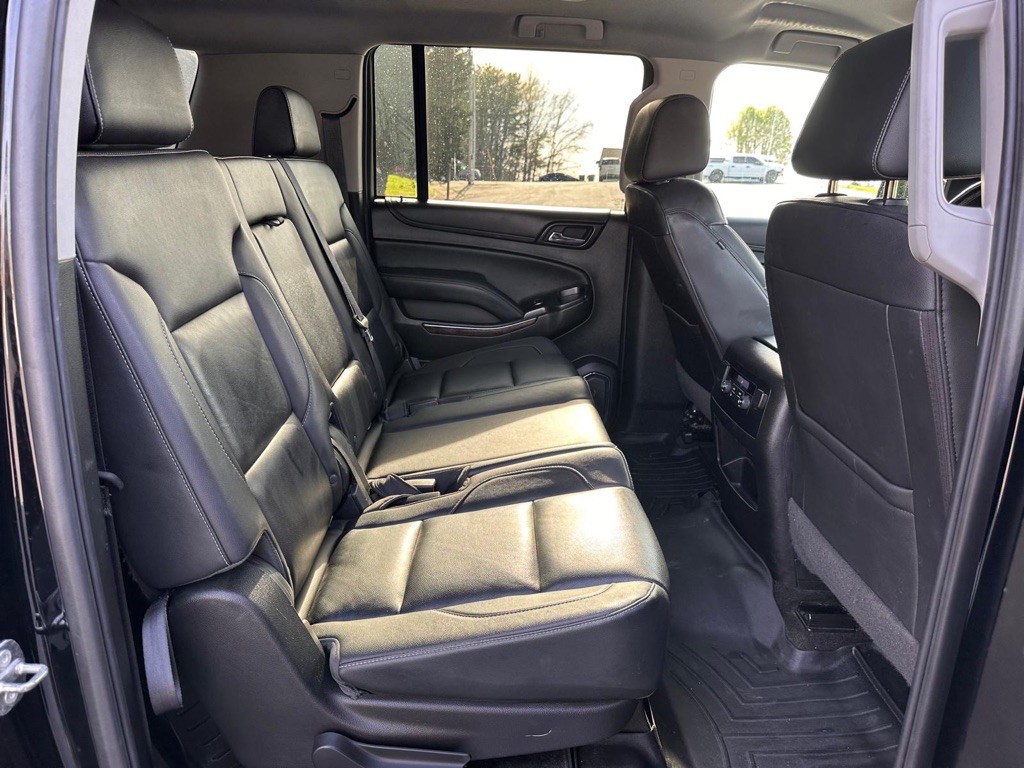 2018 Chevrolet Suburban Image 16